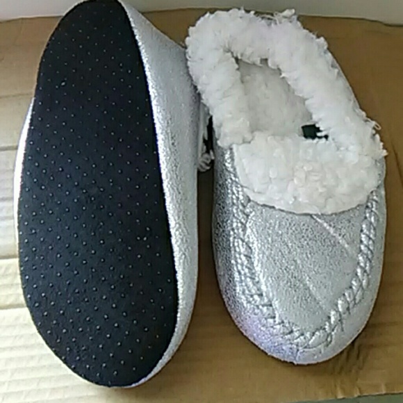 JEFFREY BANKS Sherpa Moccasin Slippers - Picture 2 of 4
